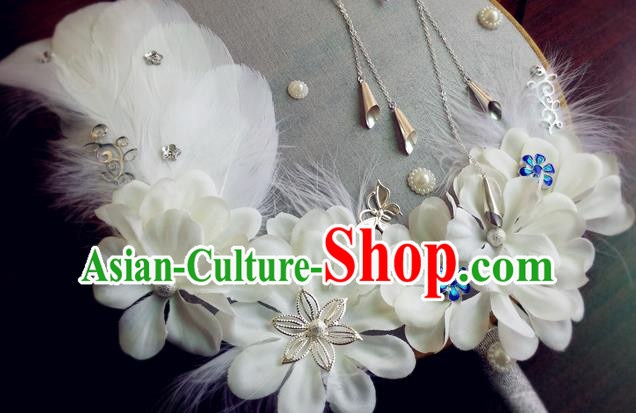 Handmade Chinese Bride Prop Fan Traditional Hanfu Silk Fan Wedding White Feather Palace Fan
