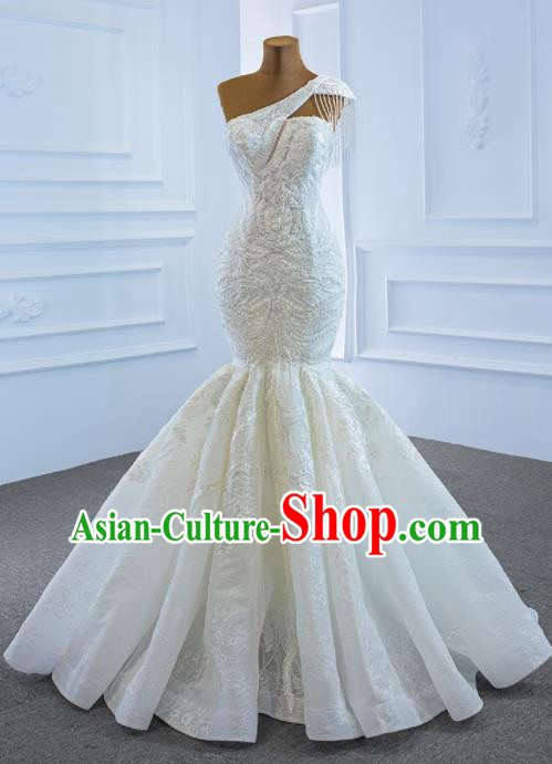 Custom Catwalks Princess Costume Marriage Bride Clothing Vintage Embroidery Fishtail Wedding Dress Luxury Formal Garment Compere White Full Dress