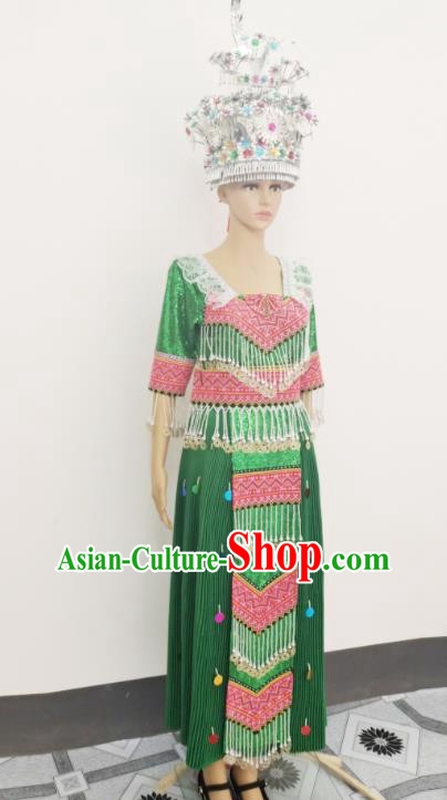 China Hmong Ethnic Dance Green Dress Outfits Traditional Yunnan Minority Bride Garments Miao Nationality Wedding Costume Photography Clothing