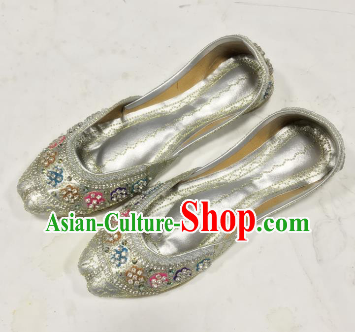 Handmade Asian Embroidered Shoes Indian Female Argent Leather Shoes India Wedding Bride Shoes Folk Dance Shoes