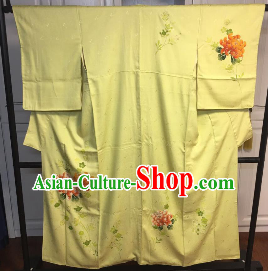 Japan Classical Chrysanthemum Pattern Tsukesage Kimono Clothing Wedding Bride Garment Costume Traditional Yellow Yukata Dress