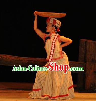 Chinese Minority Woman White Uniforms Jiangxi Ethnic Performance Garment Costumes Lisu Nationality Folk Dance Clothing