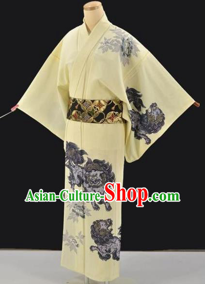 Japan Classical Lion Pattern Yukata Robe Male Garment Costume Traditional Warrior Yellow Silk Kimono Clothing