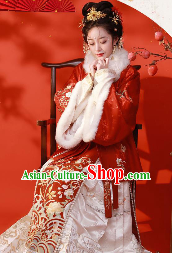 Chinese Traditional Winter Garment Clothing Ancient Rich Lady Dresses Ming Dynasty Costumes