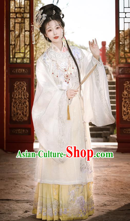 China Ancient Ming Dynasty Young Beauty Costumes Traditional Hanfu A Dream in Red Mansions Xue Bao Chai Dress