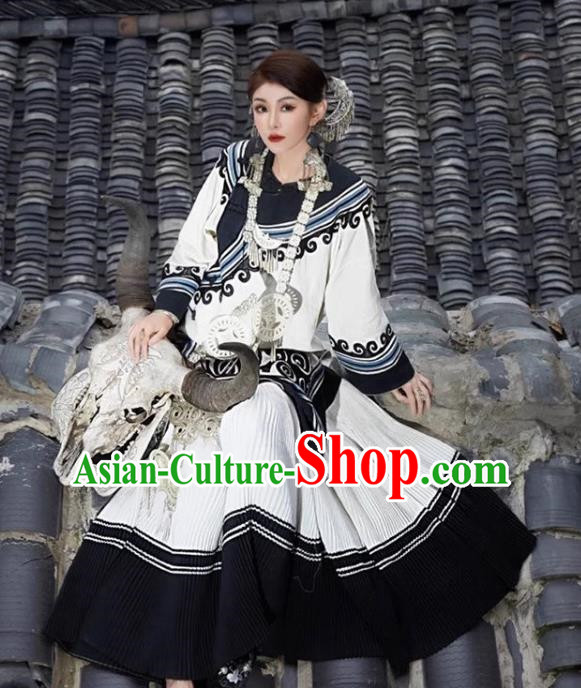 Yi Traditional Handmade Ancasano Costume Super Fairy Chinese Style Travel Photography Ethnic Style Photography Art Photography Clothing