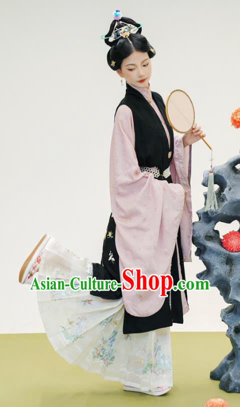 China Hanfu Ming Dynasty Court Woman Clothing Traditional Costumes Ancient Noble Countess Dresses