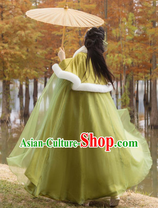 China Song Dynasty Princess Green Cloak Traditional Winter Hanfu Ancient Young Woman Long Mantle