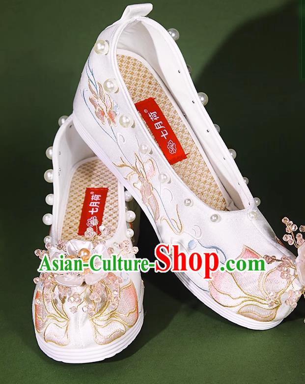 Embroidered Hanfu Shoes Handmade Beaded Pearl Flower Heightening Cloth Shoes