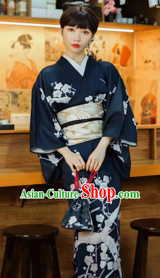 Traditional Version Of Kimono Formal Attire Japan Tavern Etiquette Dress