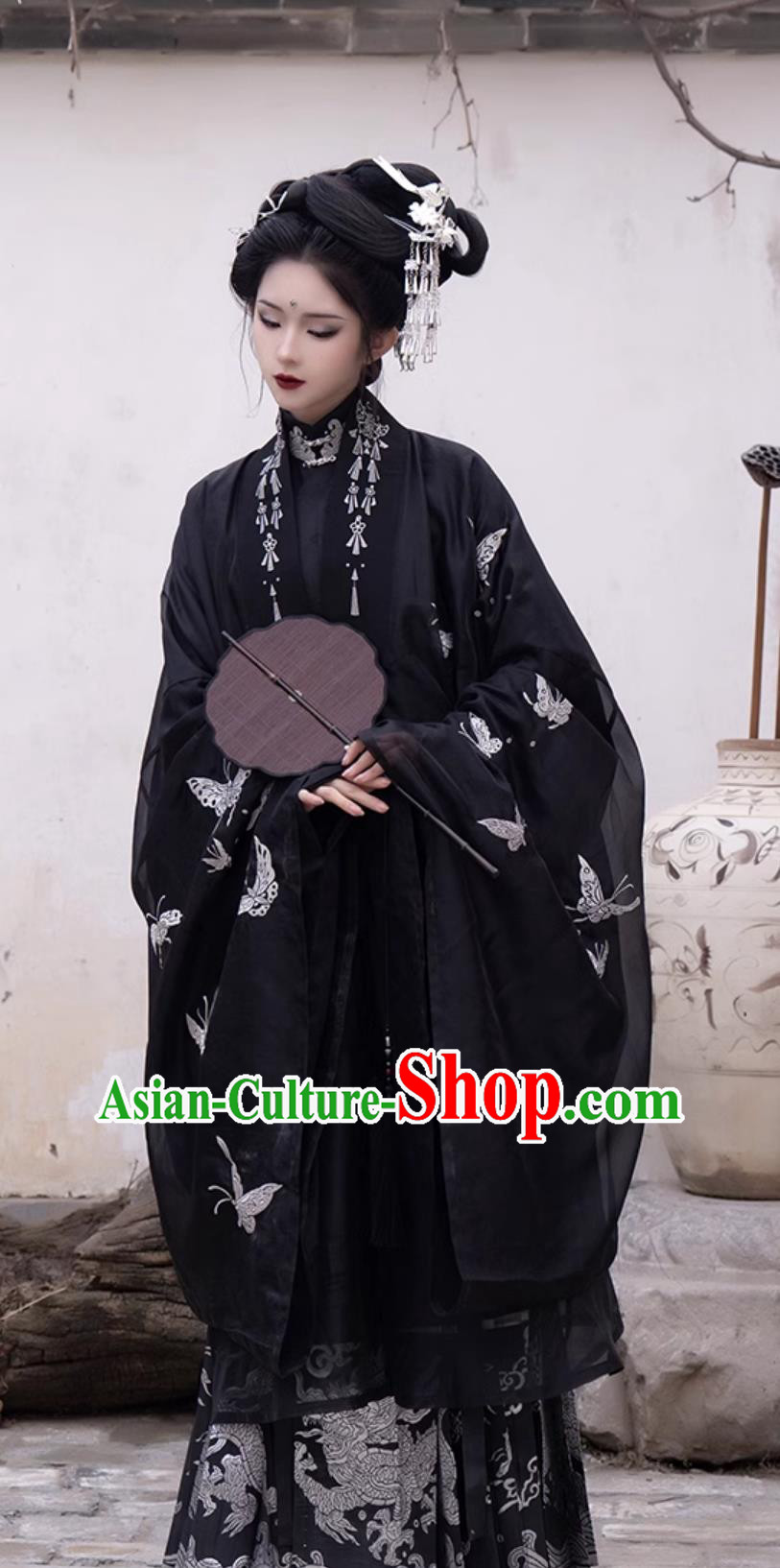 China Ancient Noble Woman Costumes Traditional Black Hanfu Dress Ming Dynasty Royal Mistress Clothing