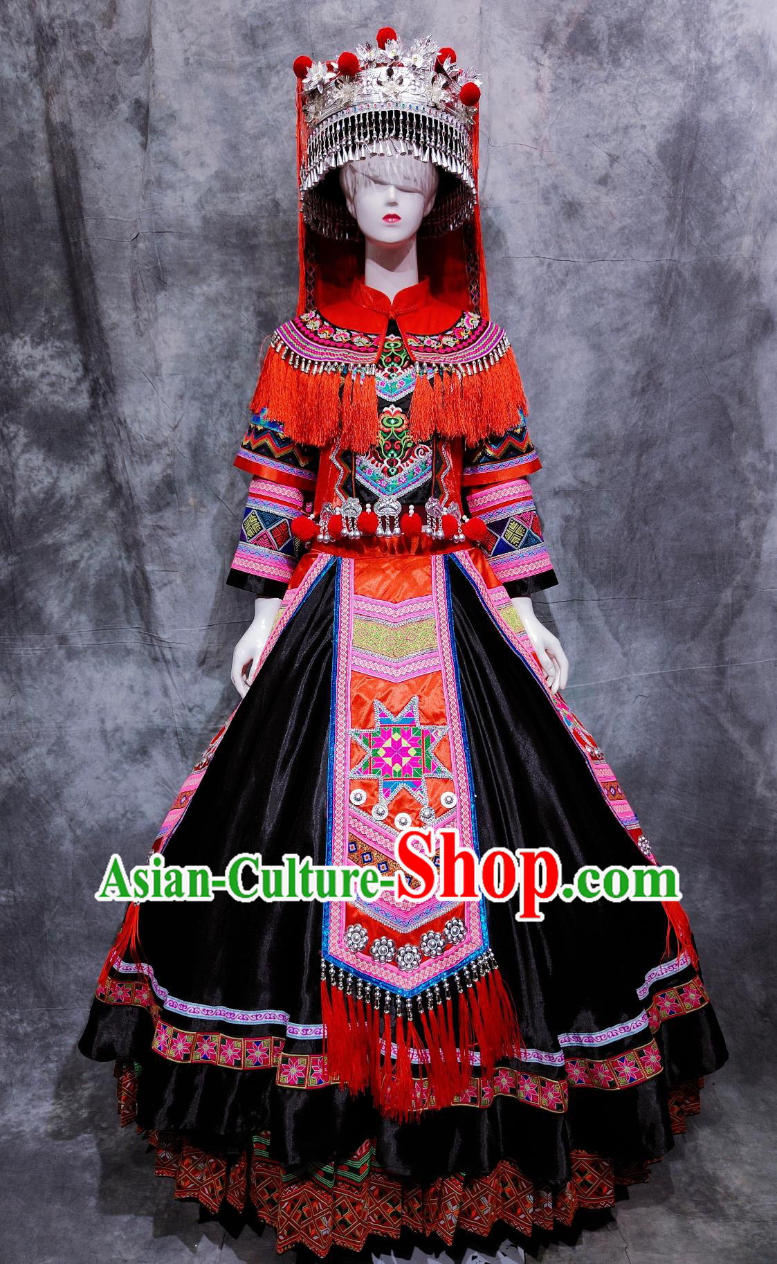 China Yao National Minority Woman Wedding Clothing Traditional Guangxi Travel Embroidered Red Dress Chinese Ethnic Dance Costume