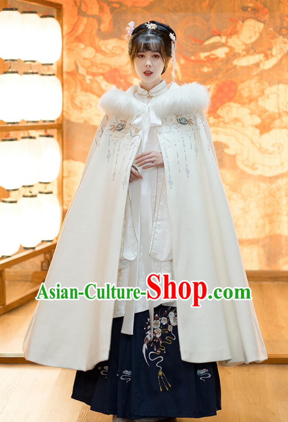 Ancient Chinese Princess Costume Winter Warm Mantle Traditional Ming Dynasty Embroidered White Cloak for Women
